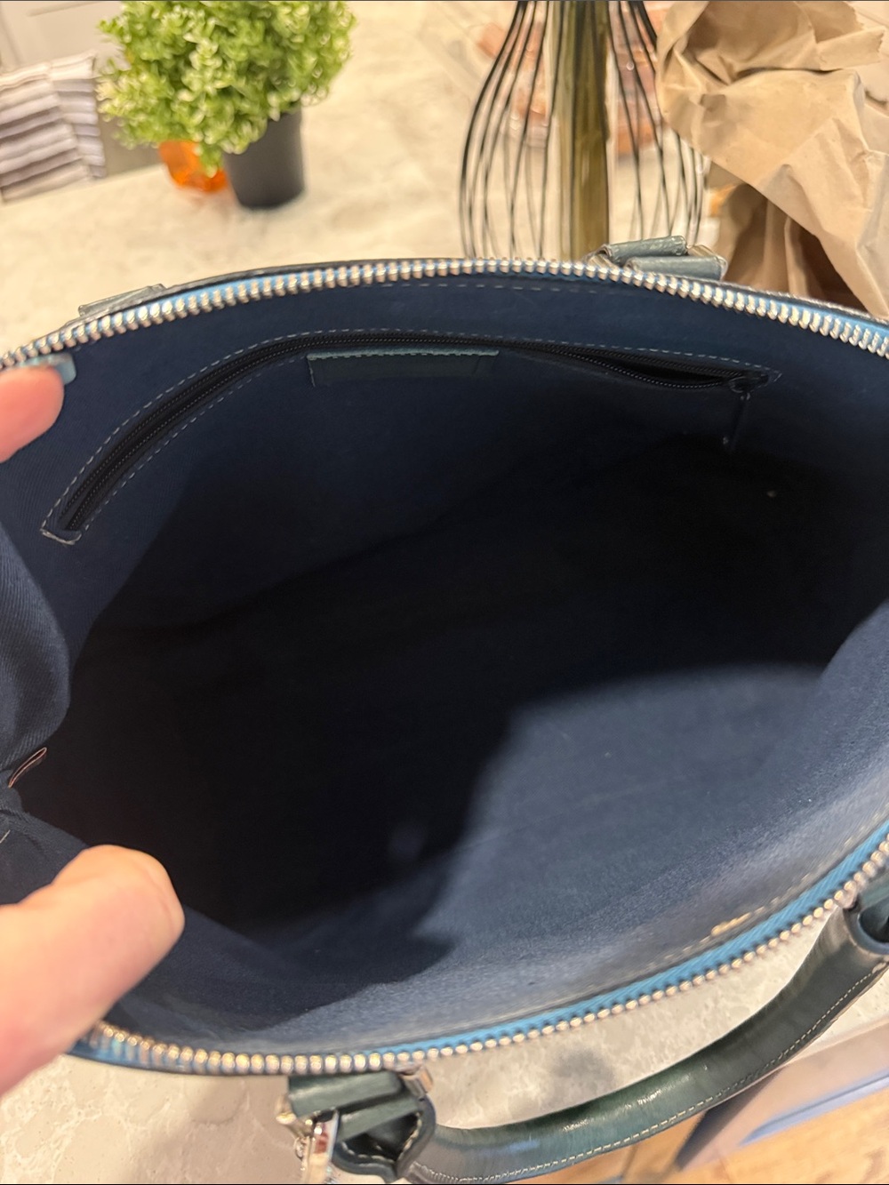 Dooney and Bourke alto dome satchel - Picture 10 of 12